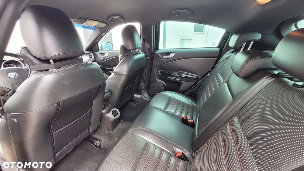 Alfa Romeo Giulietta 2.0 JTDM Distinctive - 11