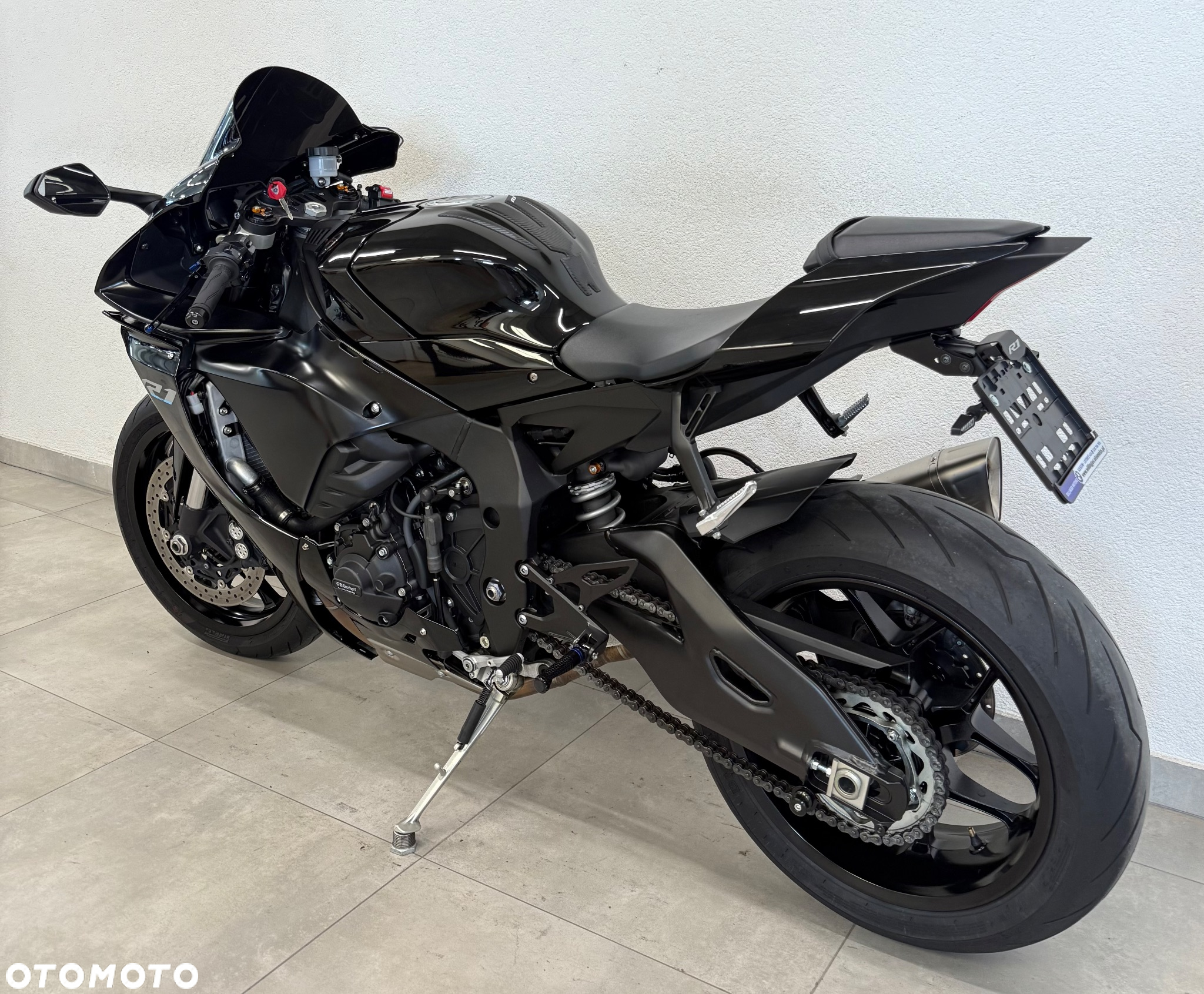 Yamaha R1 - 6