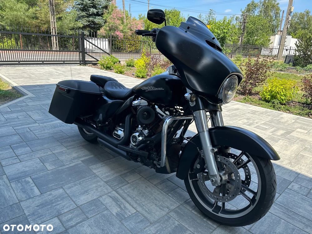 Harley-Davidson Touring Street Glide - 4