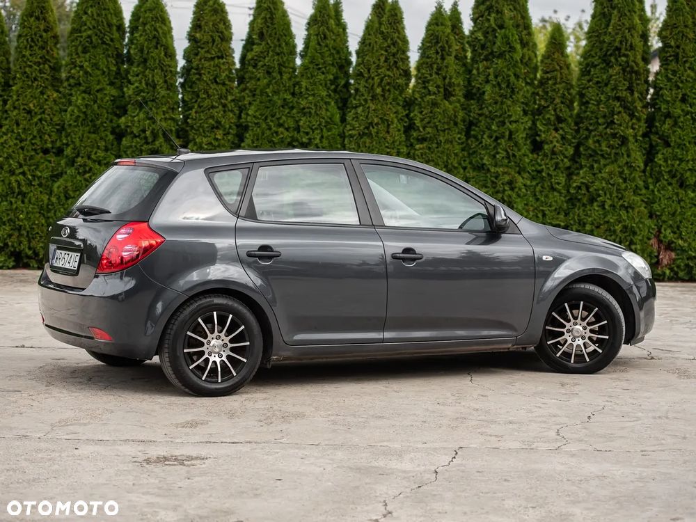 Kia Ceed 1.4 CVVT LX Basis - 14