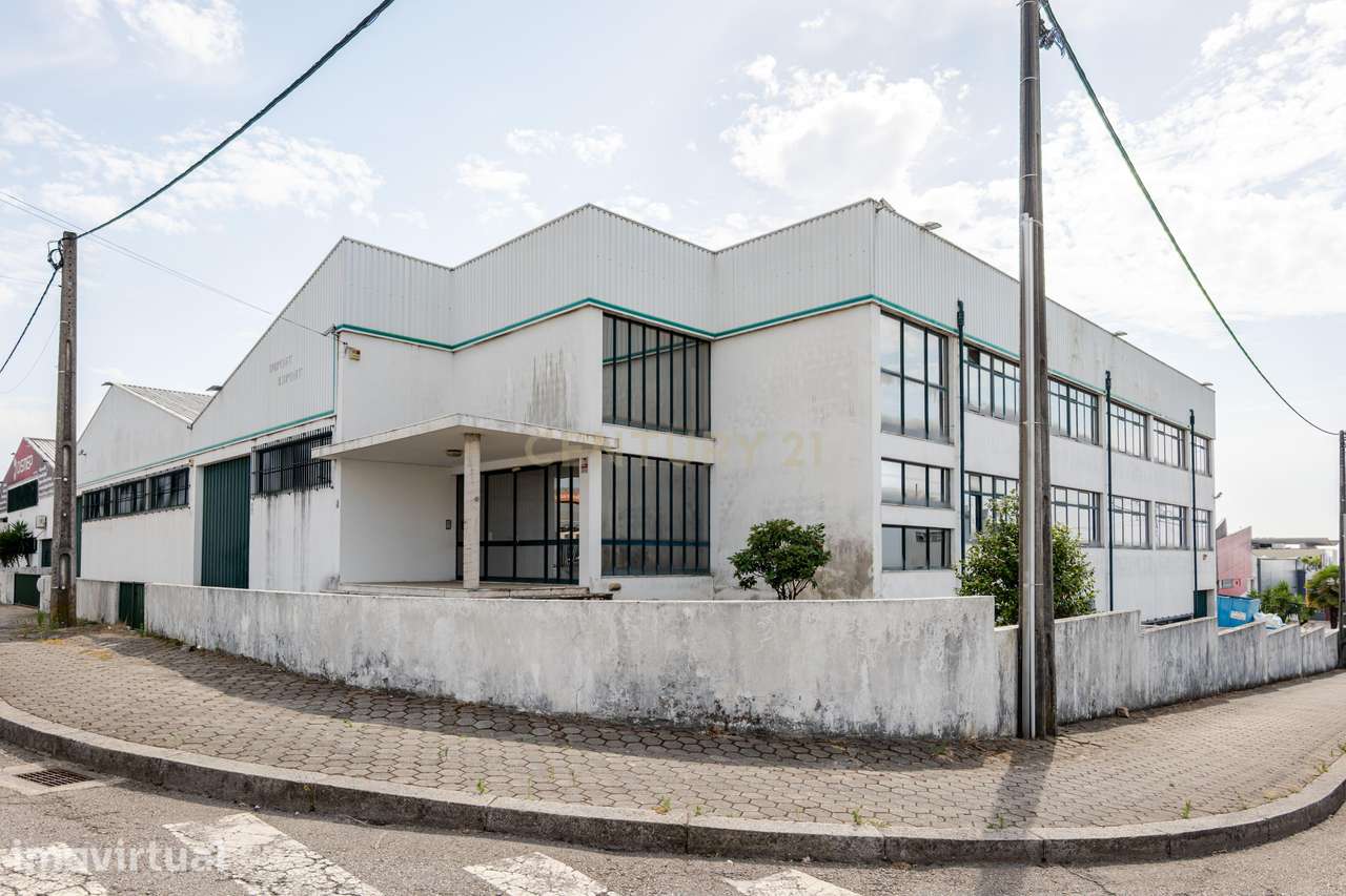 Armazém Gaveto para arrendar em Grijó/Vila Nova de Gaia com 2.555 m² Z - Grande imagem: 3/7