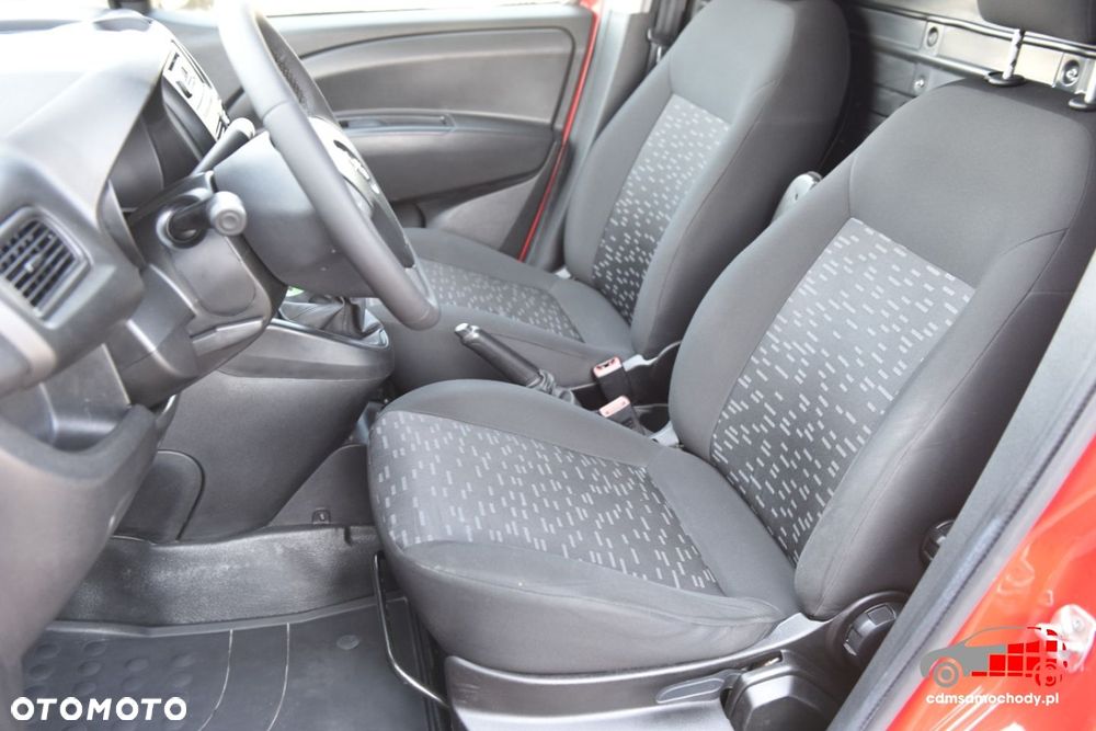 Opel COMBO - 16