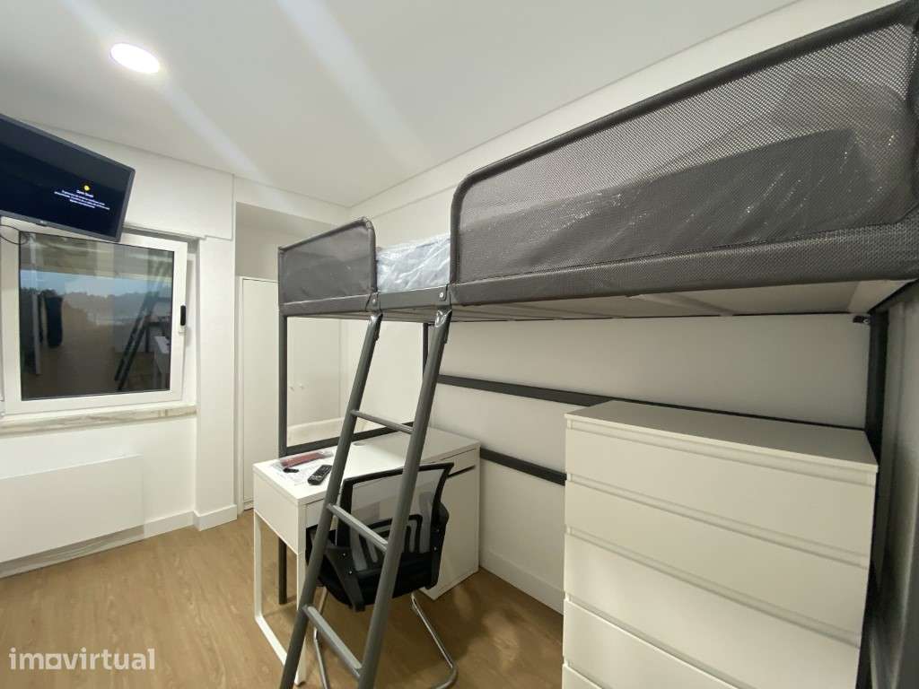Apartamento 5 quartos, remodelado e mobilado, investimento estudant... - Grande imagem: 2/25