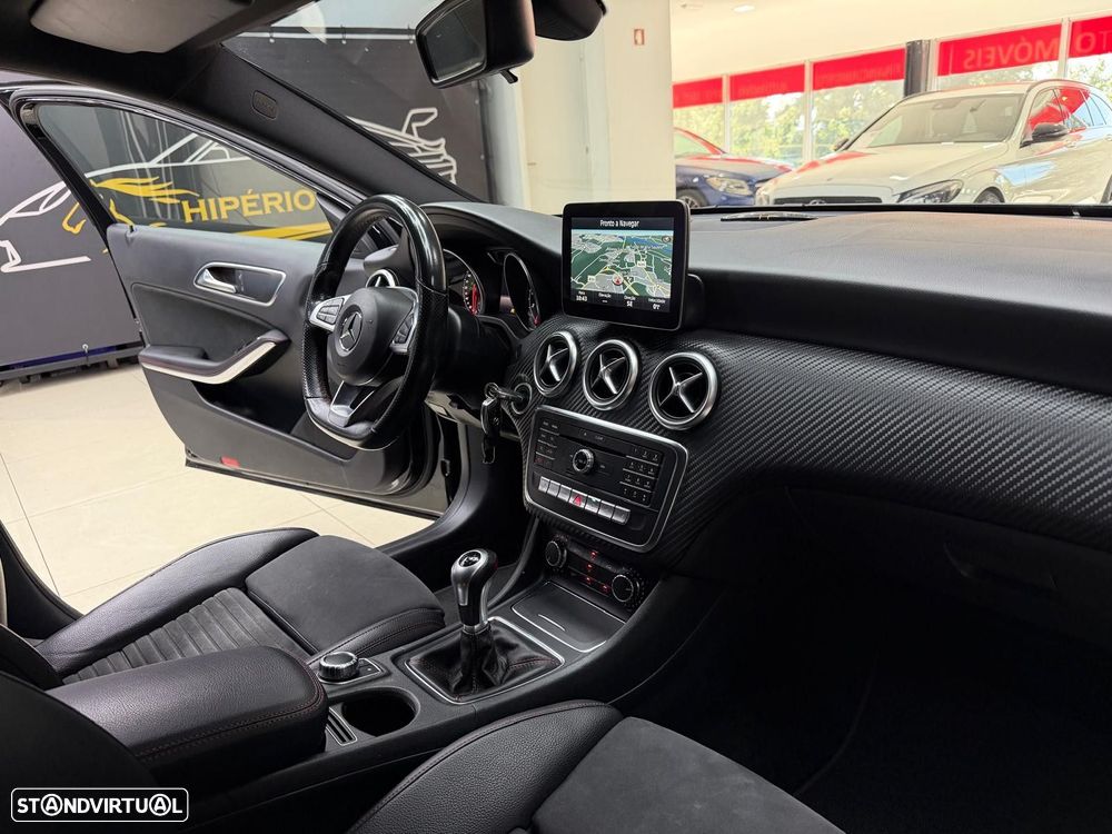 Mercedes-Benz A 180 AMG Line - 30