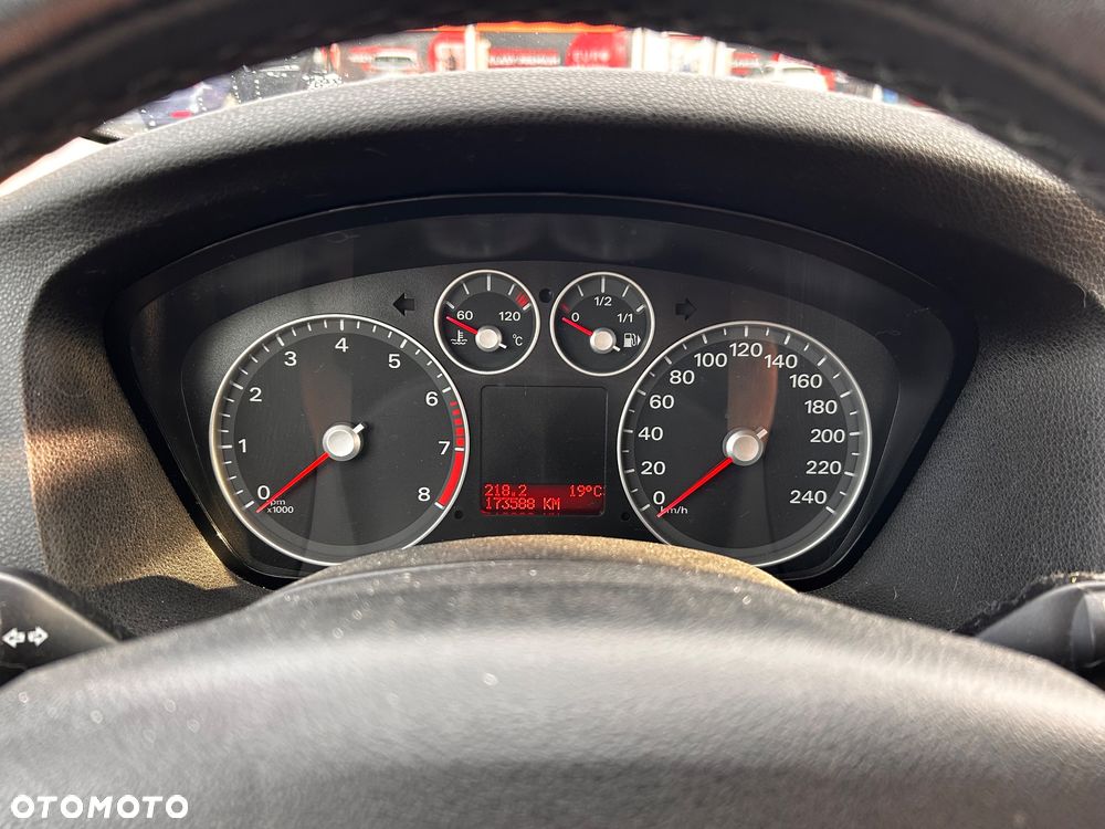 Ford Focus 1.8 FF Trend - 14
