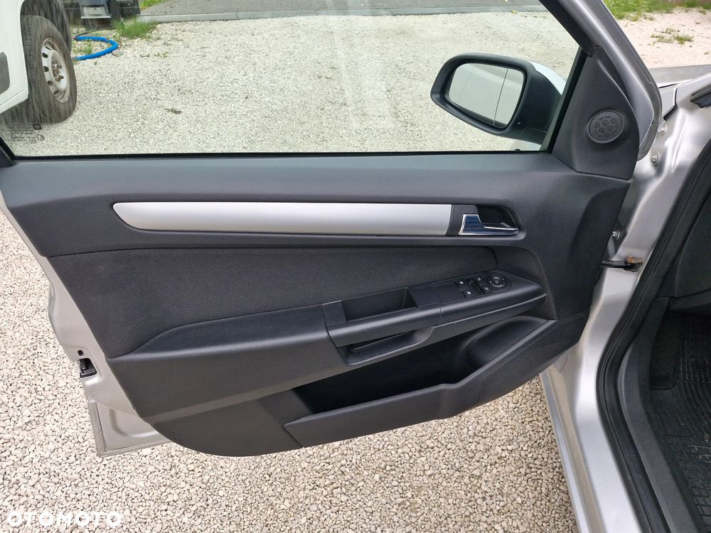 Opel Astra - 16