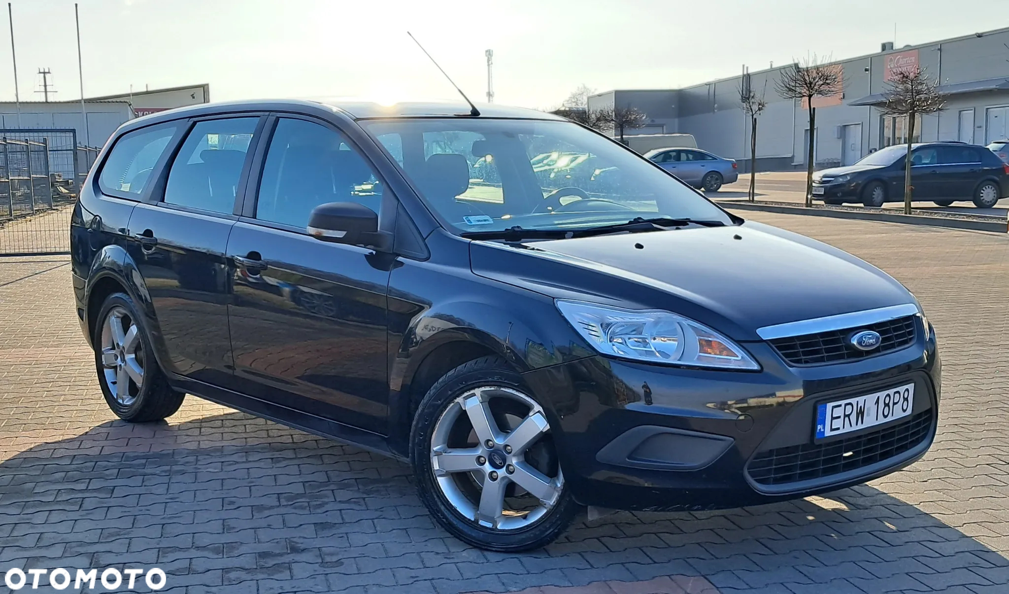 Ford Focus 1.6 16V Ambiente - 2