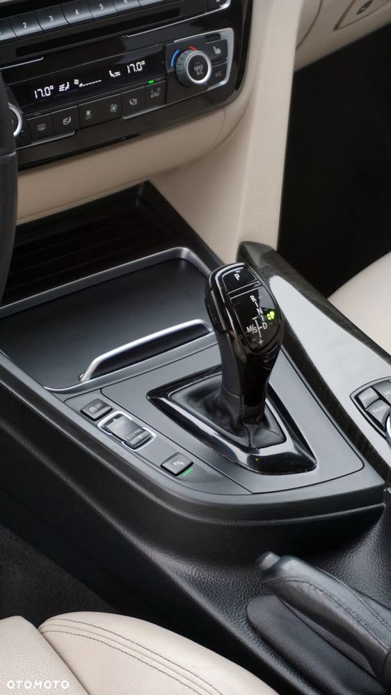 BMW Seria 3 328i Sport Line - 11