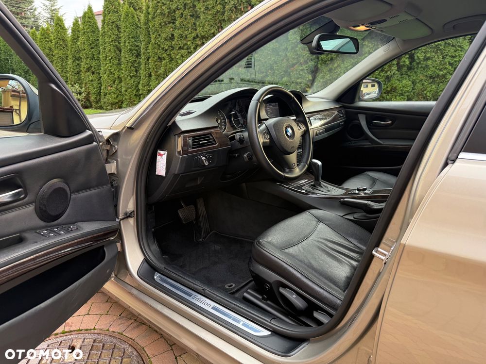 BMW Seria 3 320d Touring Sport-Aut Blue Performance Luxury Line - 16