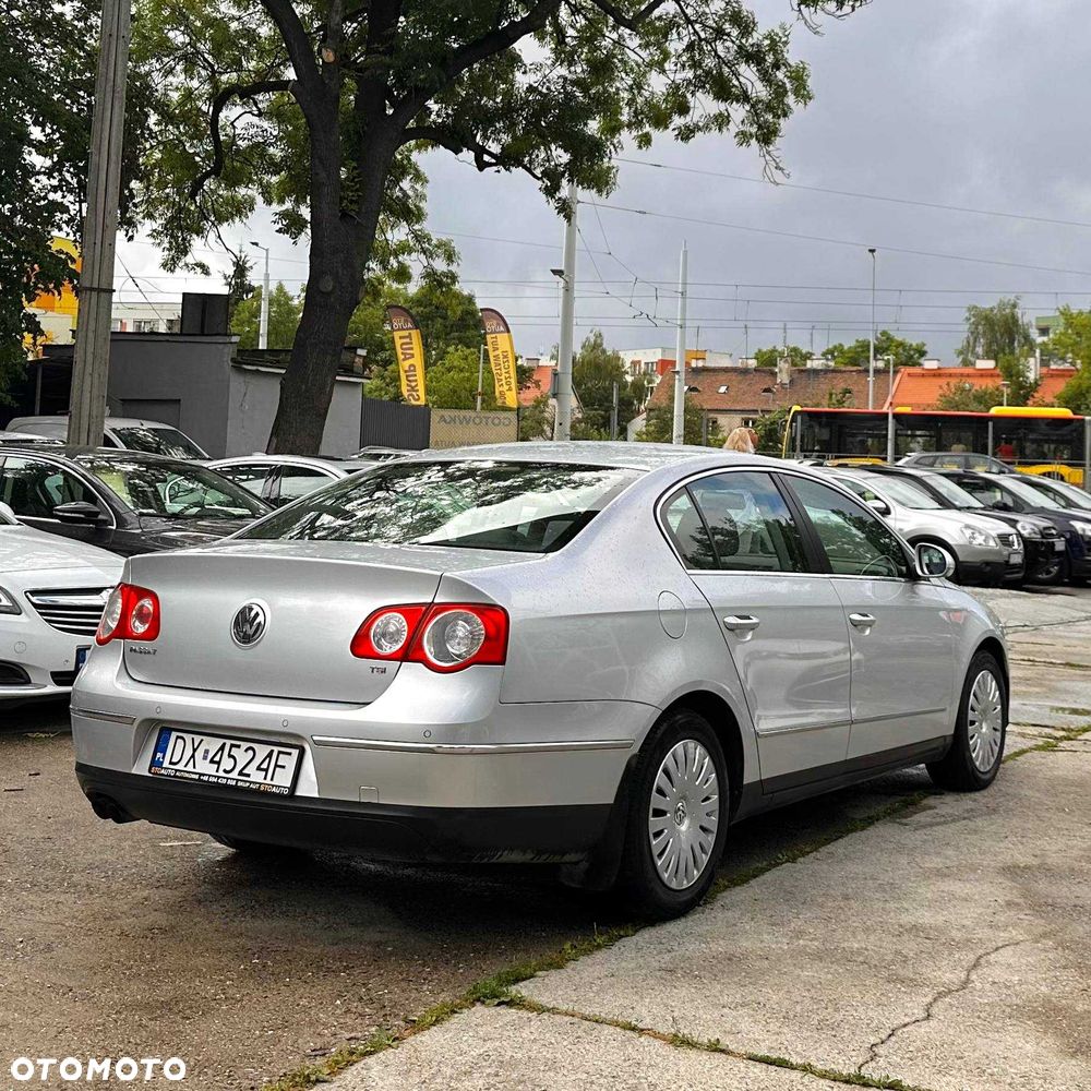 Volkswagen Passat - 3