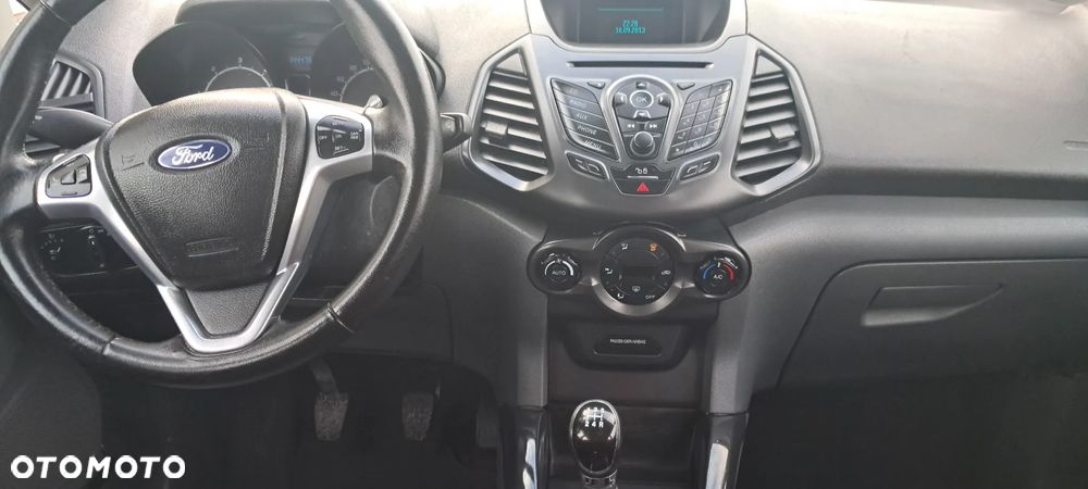 Ford EcoSport 1.5 TDCi TITANIUM - 12