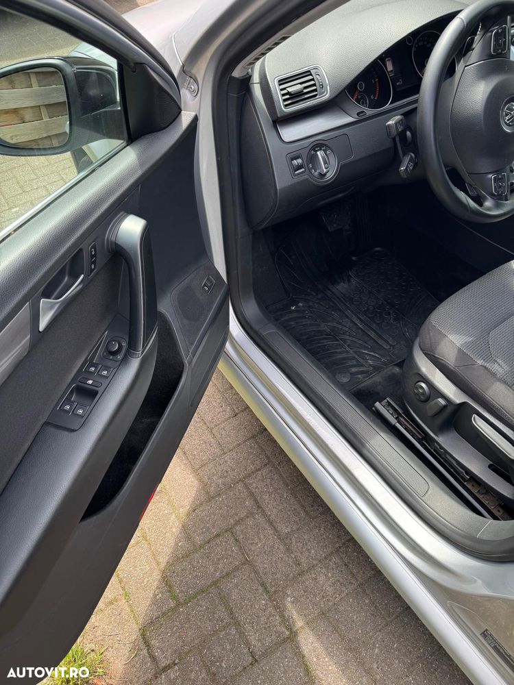Volkswagen Passat 2.0 TDI BlueMotion Technology DSG Trendline - 13