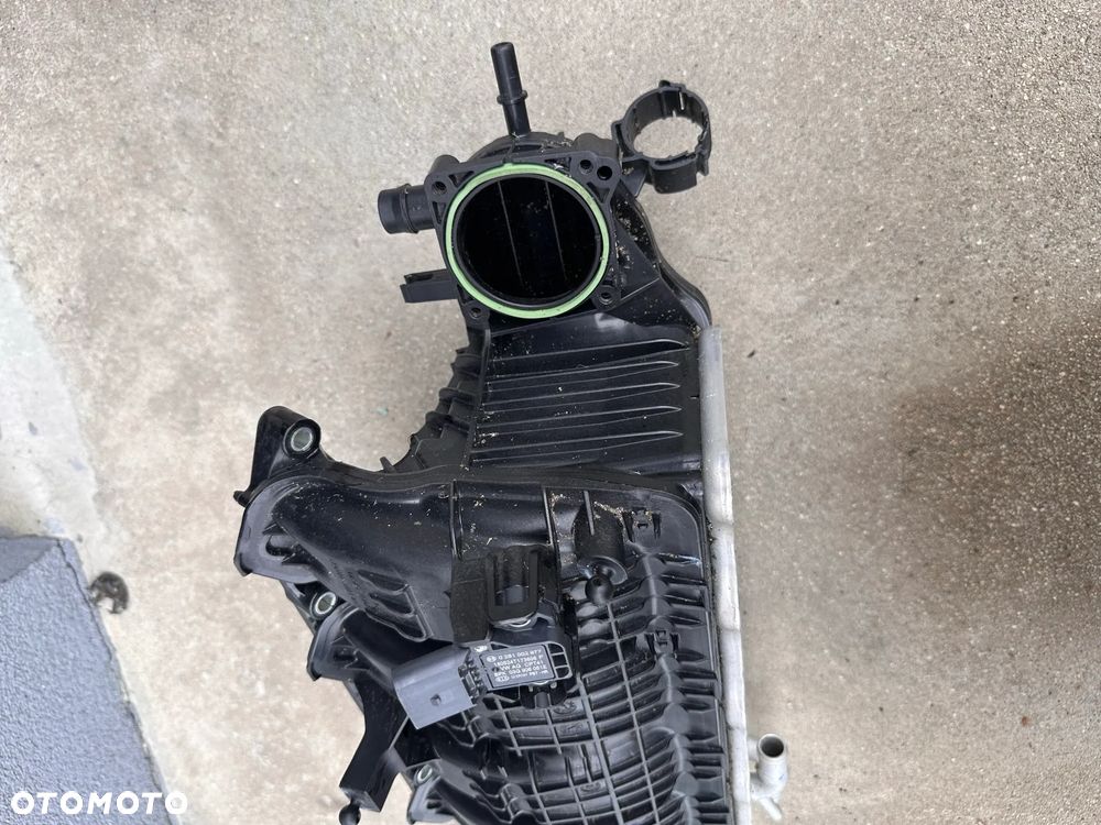 Kolektor ssący VW, Audi, Seat, Skoda 1.4 TSI 04E145749F 04E129711L - 3