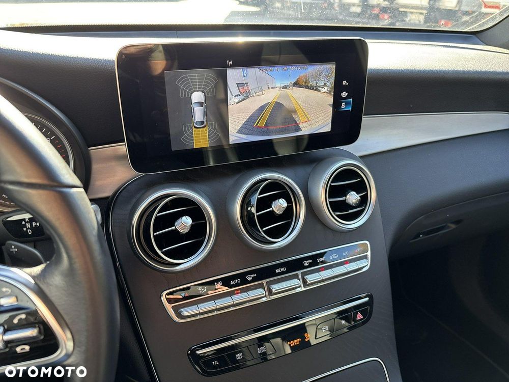 Mercedes-Benz GLC - 22