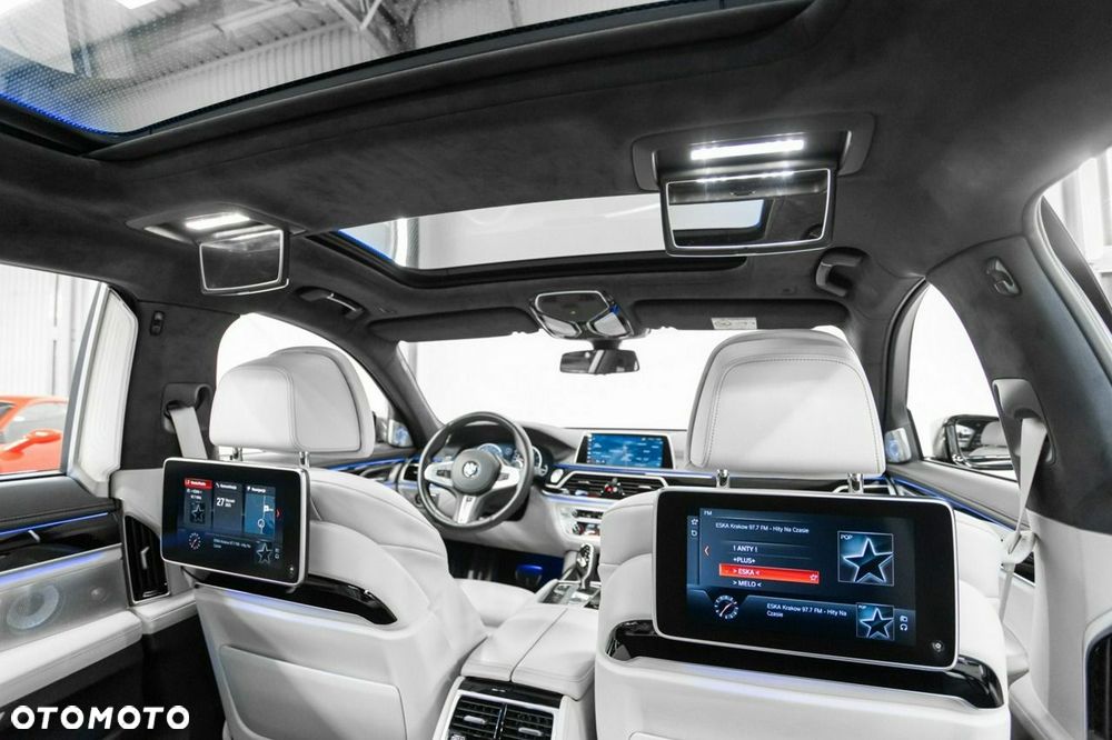 BMW Seria 7 M760Li xDrive - 31