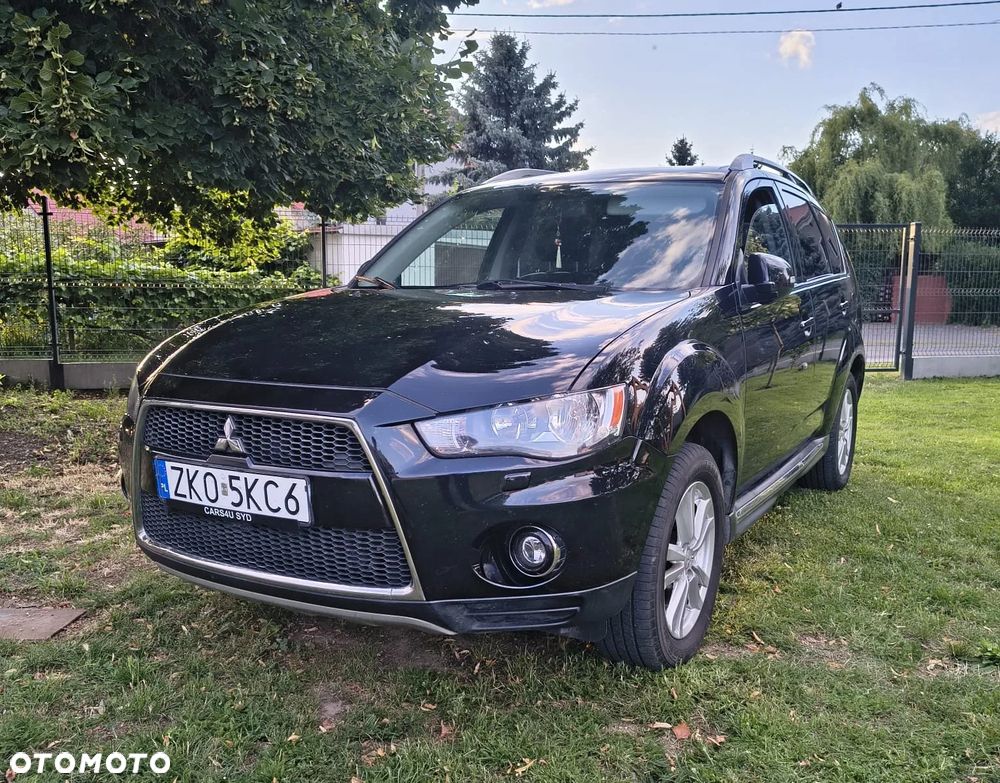 Mitsubishi Outlander 2010 photo 2