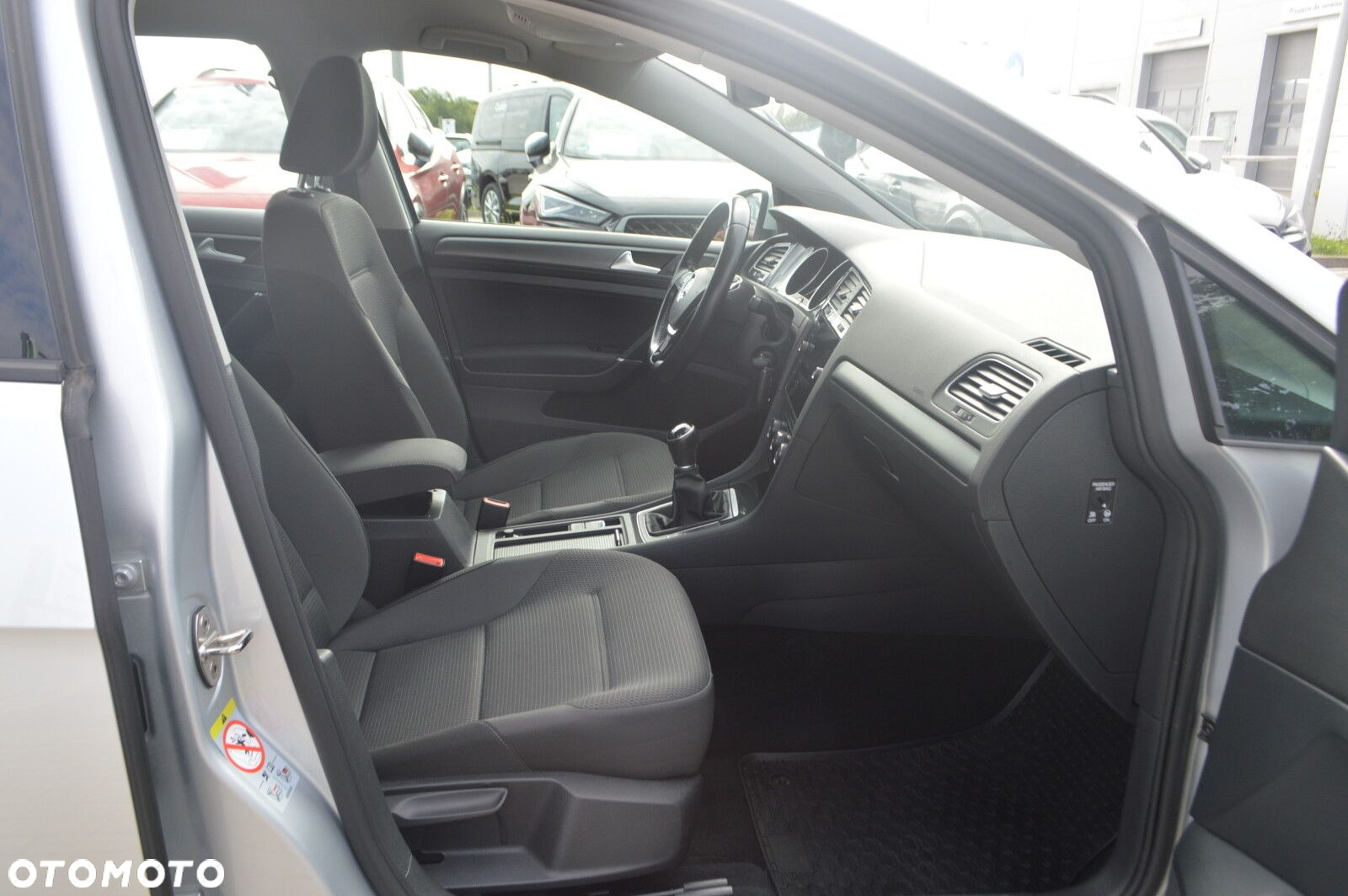 Volkswagen Golf - 26