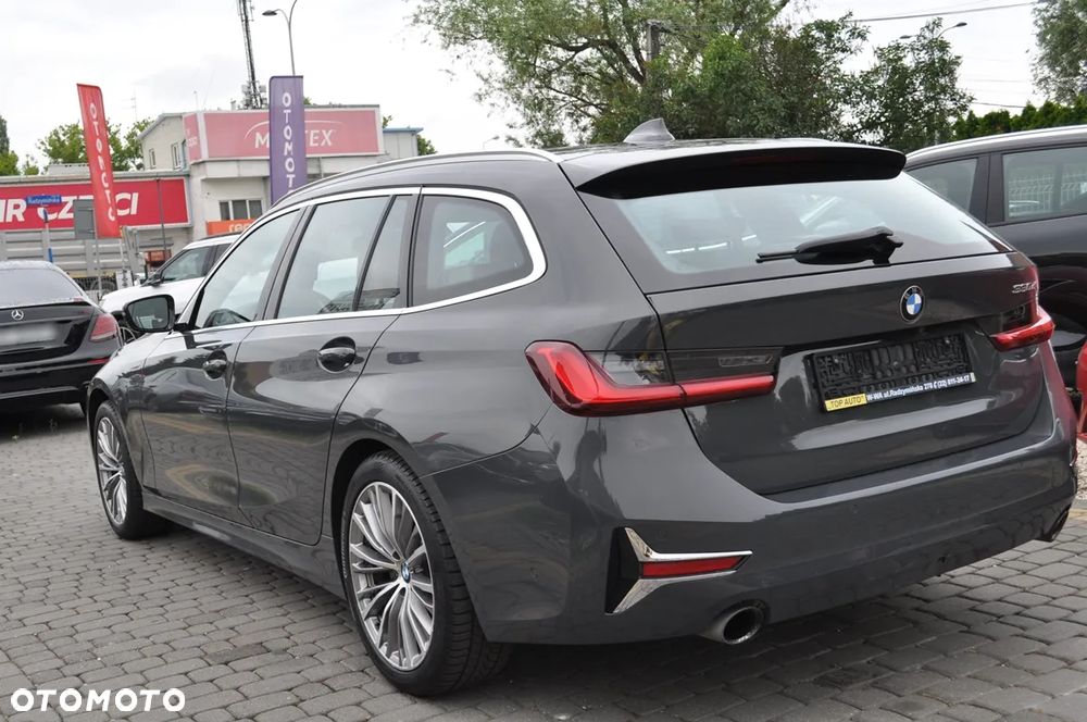 BMW Seria 3 330d Luxury Line sport - 13