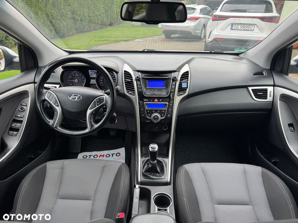 Hyundai i30 blue Kombi 1.6 GDi Style - 16