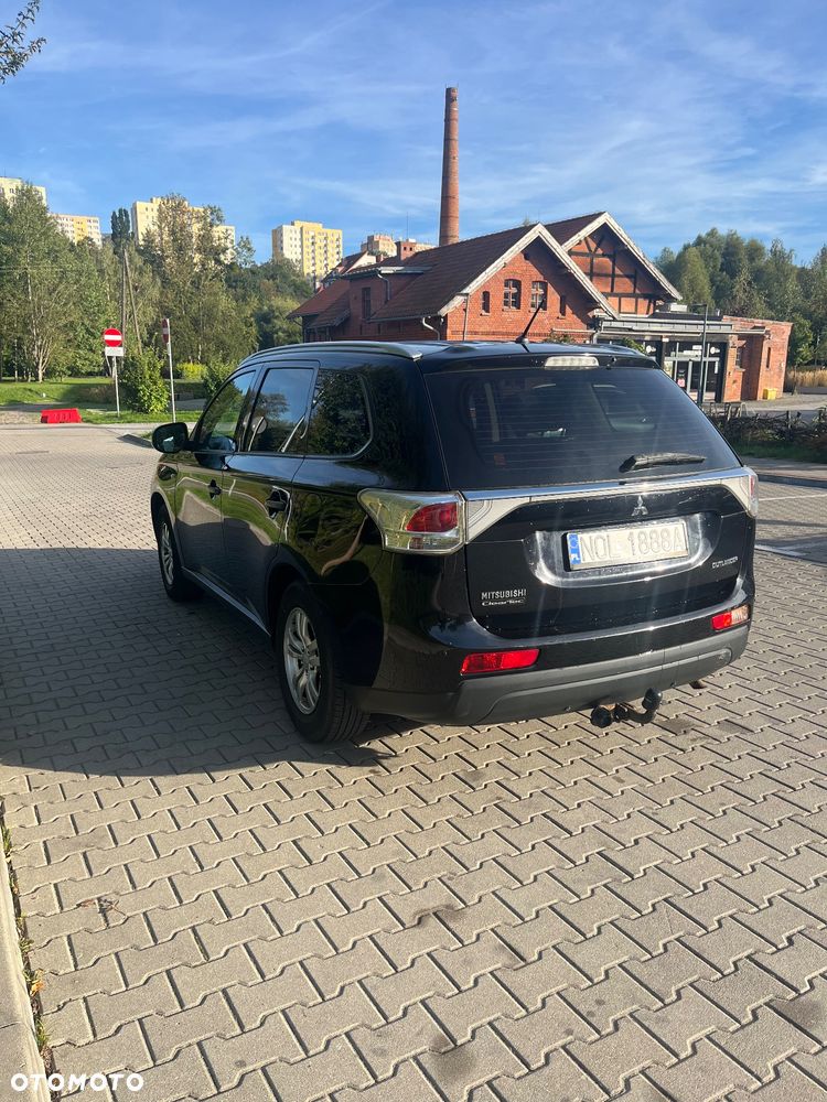 Mitsubishi Outlander - 8