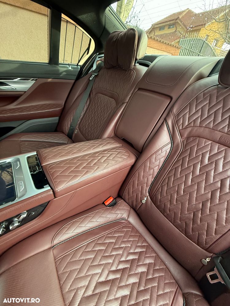 BMW Seria 7 750Li xDrive - 15