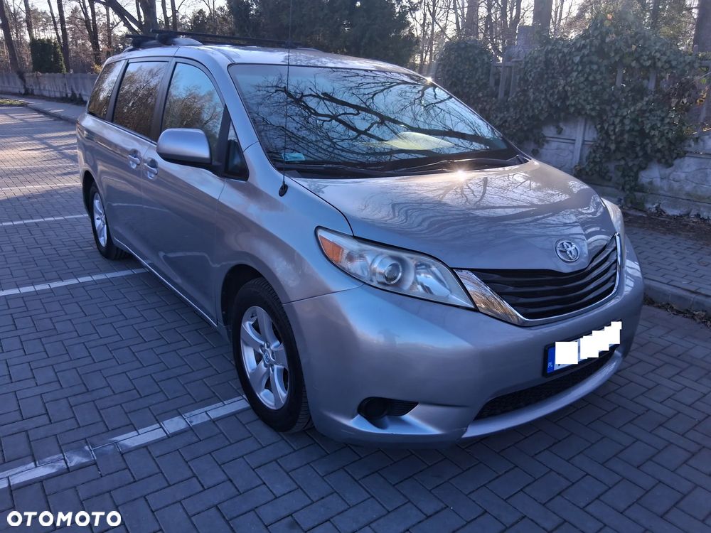 Toyota Sienna 3.5 V6 - 1
