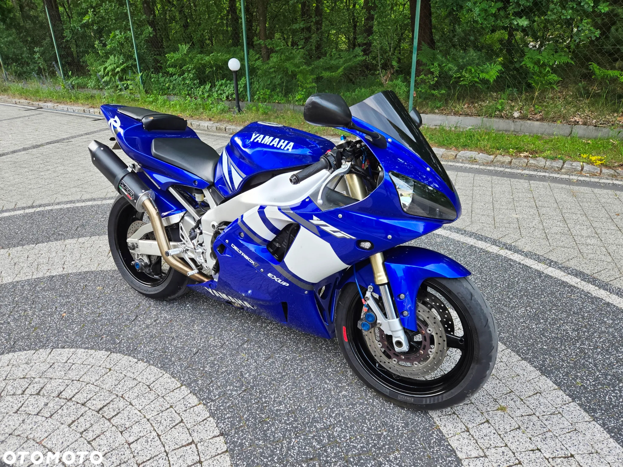 Yamaha R1 - 2