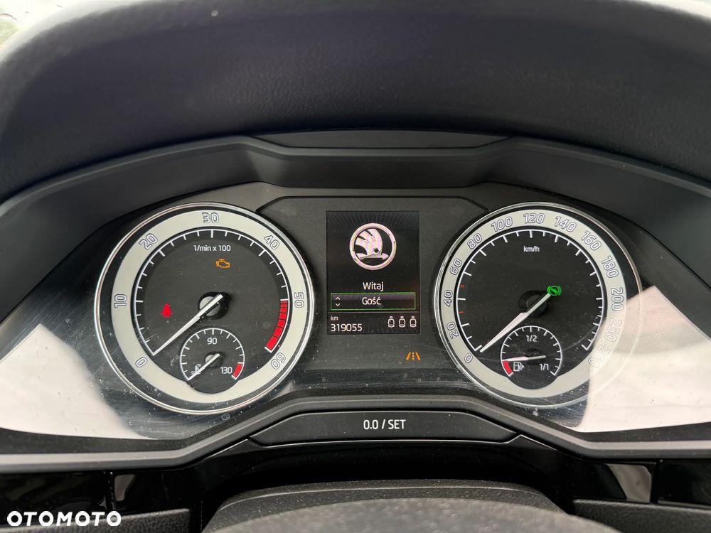 Skoda Superb 2.0 TDI L&K DSG - 12