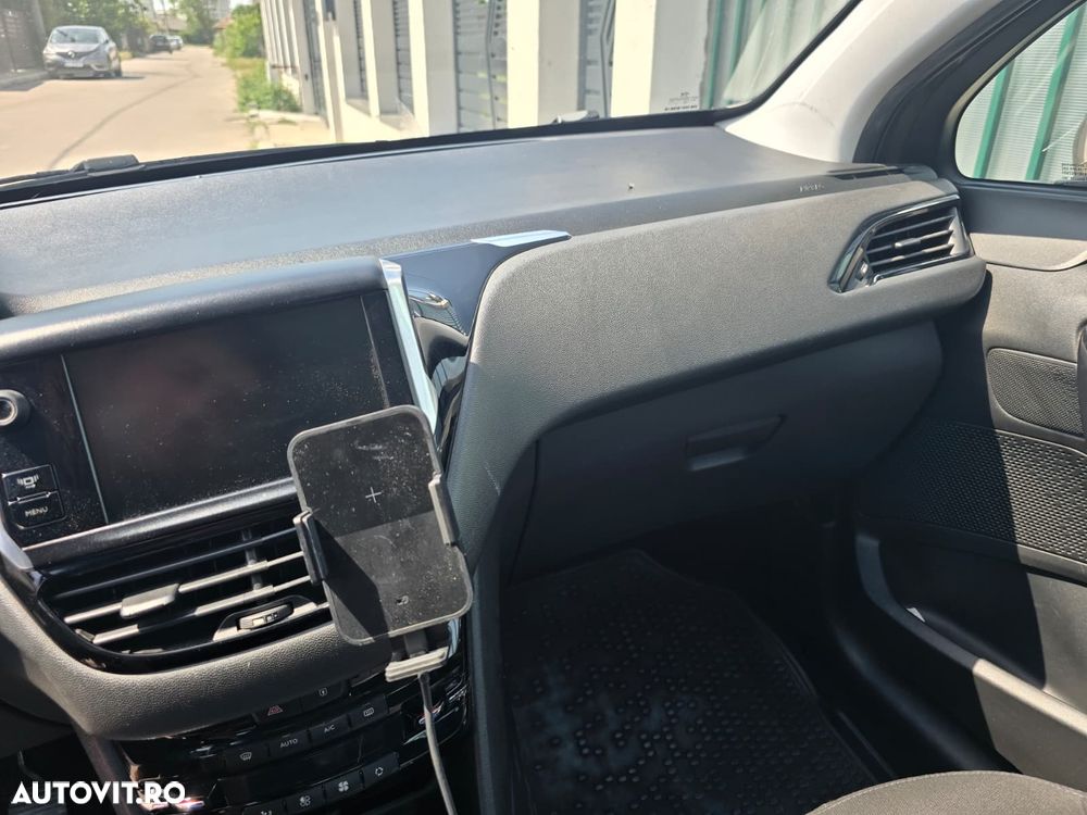 PEUGEOT 208 2012 — imagine 27