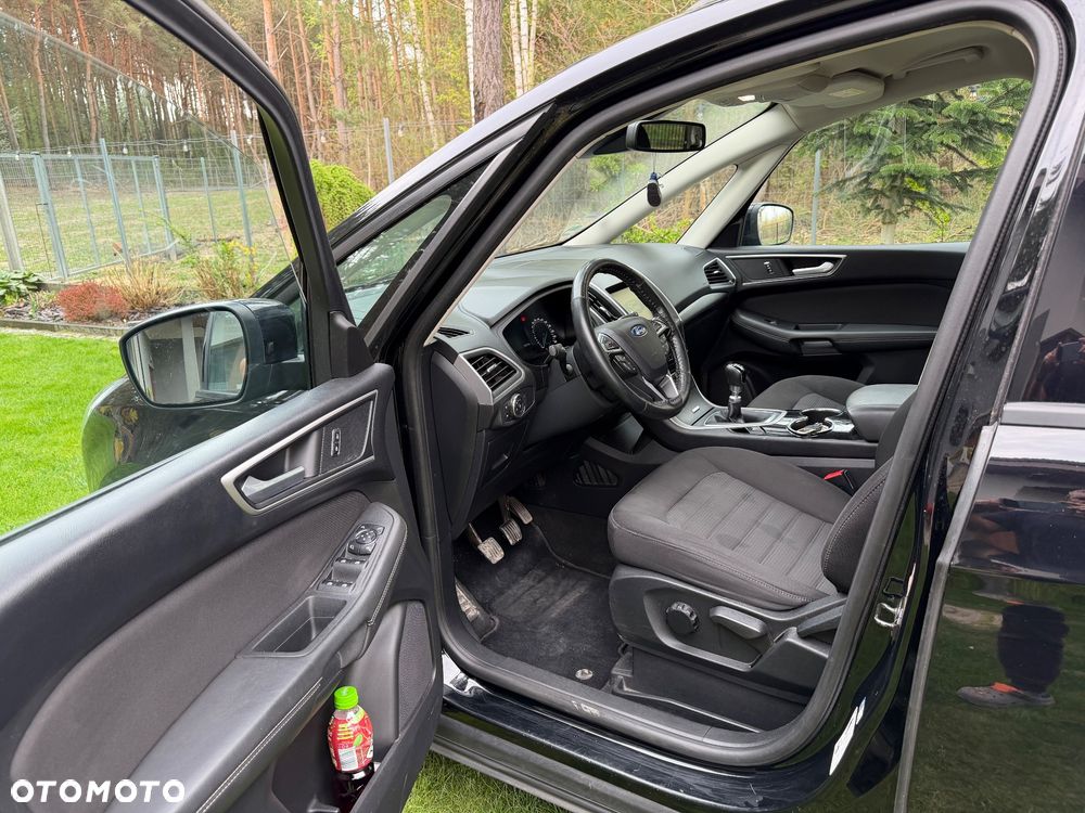 Ford Galaxy - 8