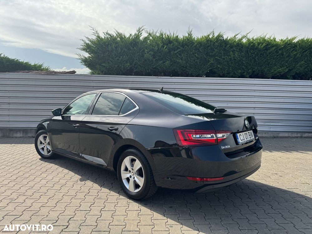 Skoda Superb 2.0 TDI Style - 11