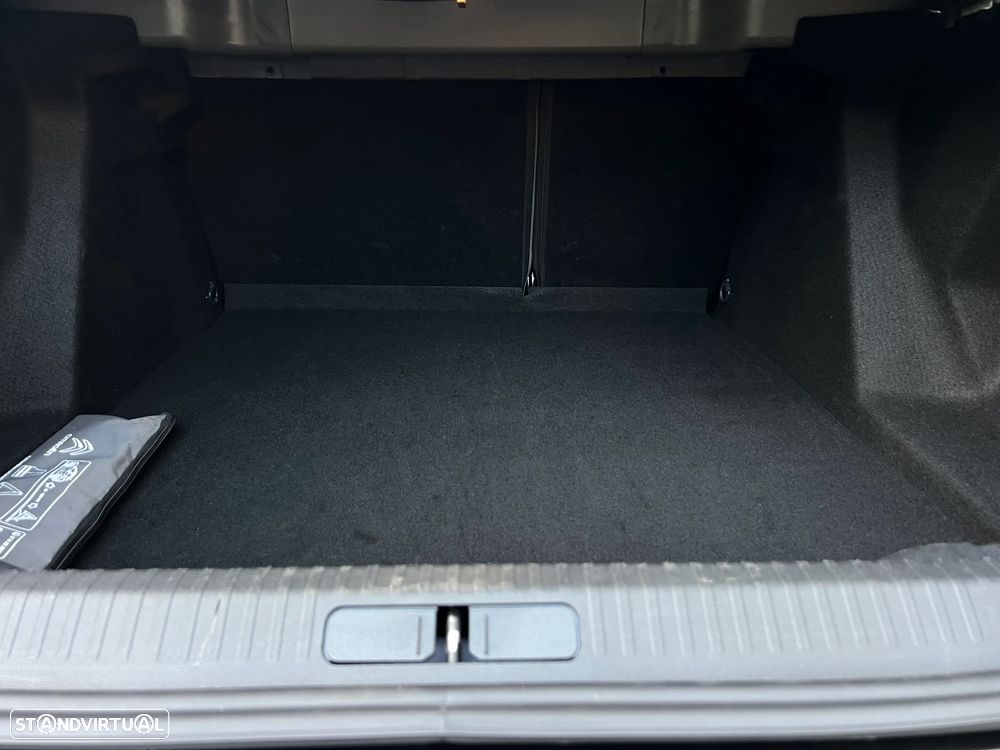 Citroën C4 X 1.2 Hybrid Plus e-DSC6 - 43