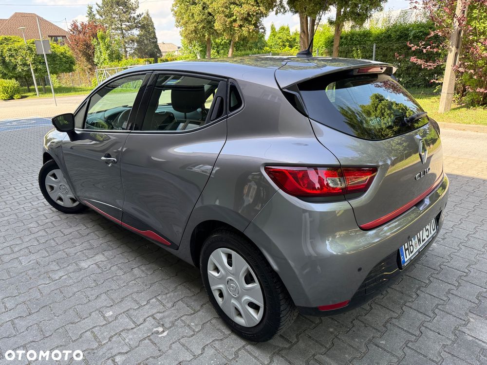 Renault Clio 1.2 16V 75 Experience - 13