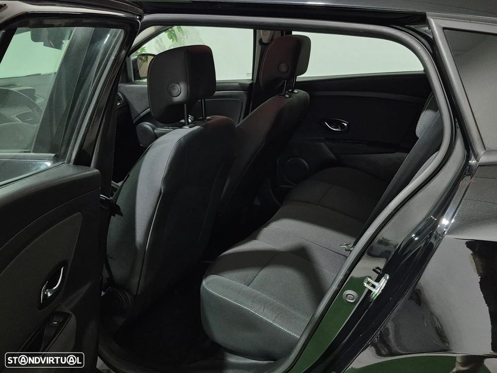 Renault Mégane Sport Tourer 1.5 dCi Confort SS - 16