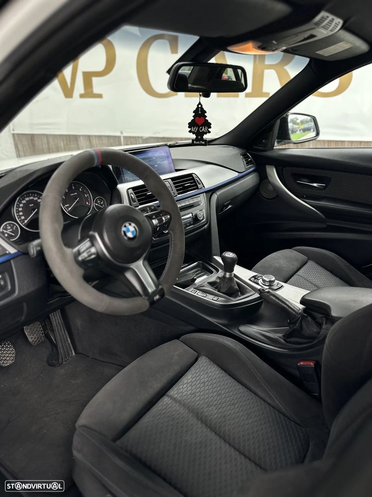 BMW 318 d Pack M - 17