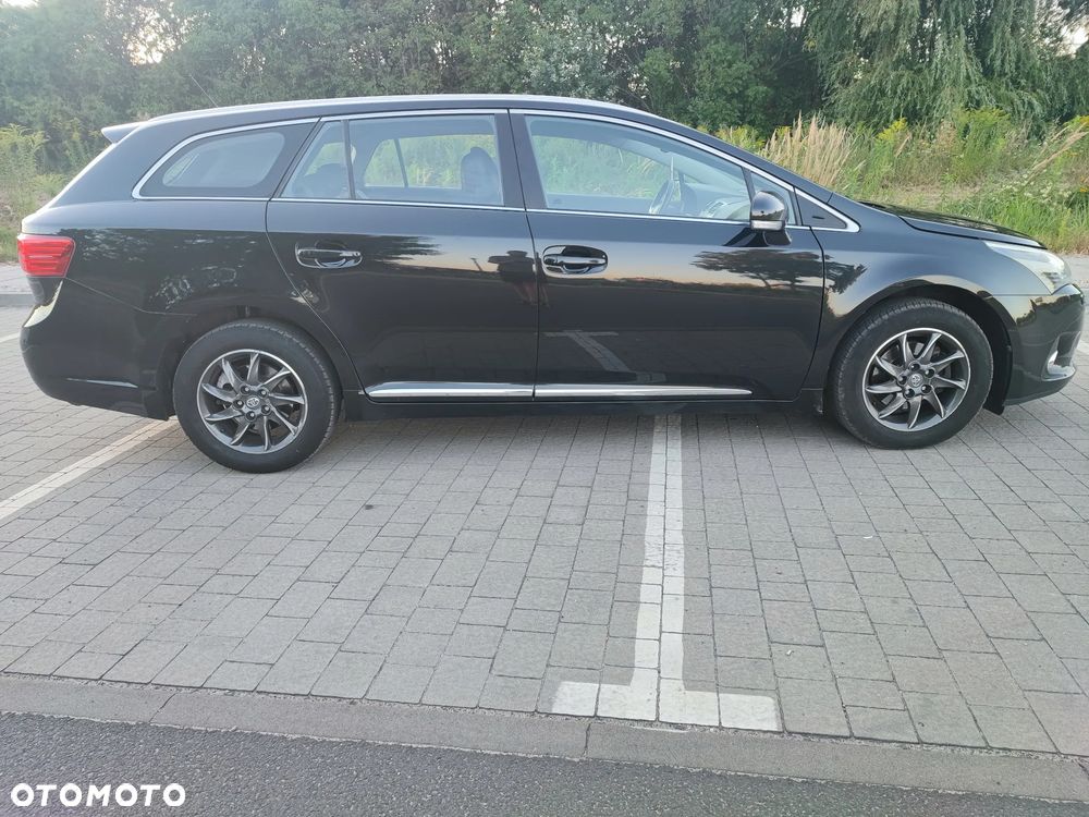 Toyota Avensis 2.0 D-4D Premium - 6