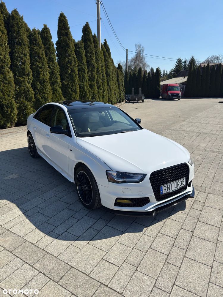 Audi A4 Limousine - 1