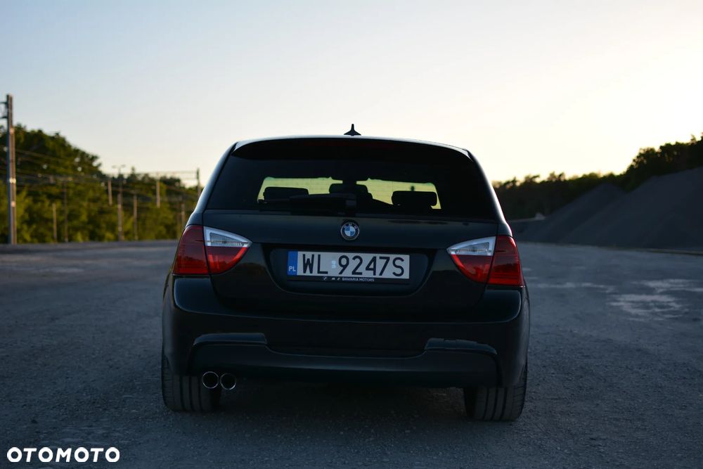 BMW Seria 3 330xi - 14