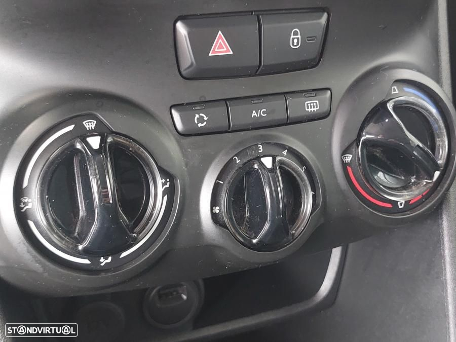 Peugeot 2008 1.5 BlueHDi Signature - 28