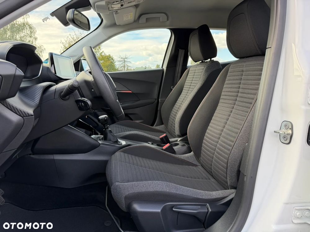 Peugeot 2008 1.2 PureTech Active S&S - 23