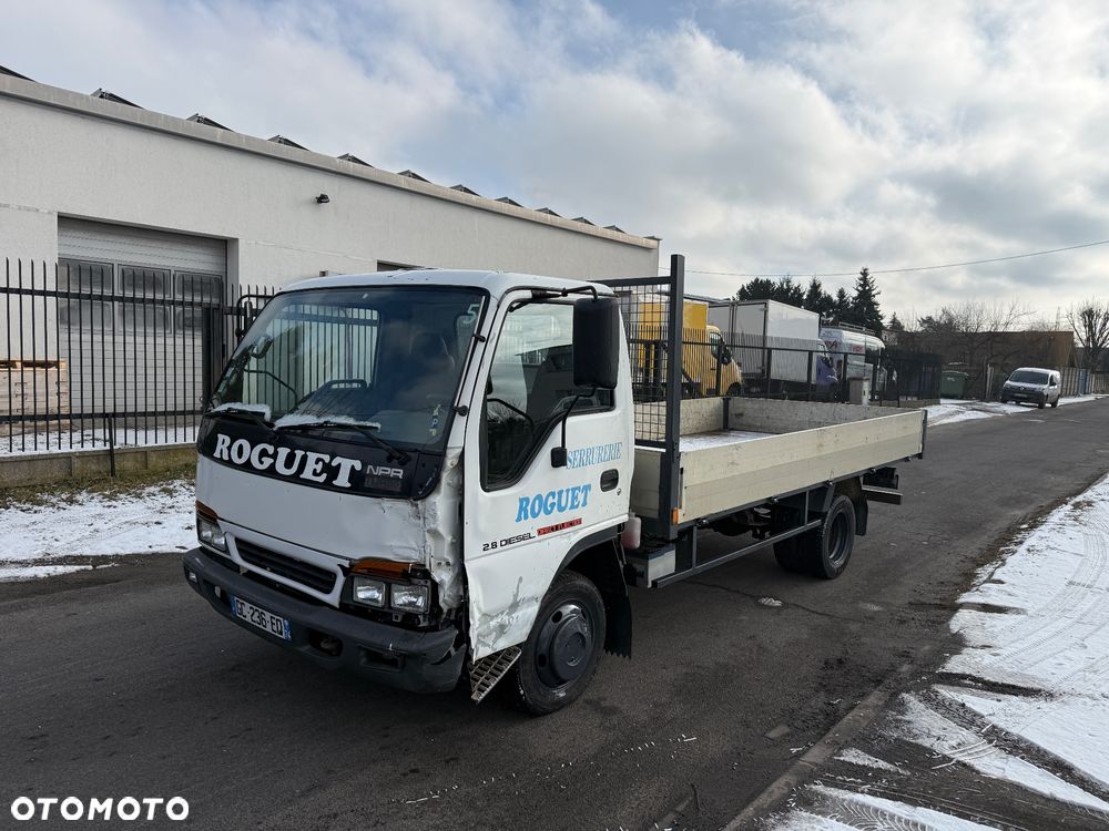 Isuzu NPR - 10