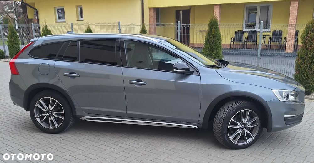 Volvo V60 Cross Country D3 Geartronic Kinetic - 18
