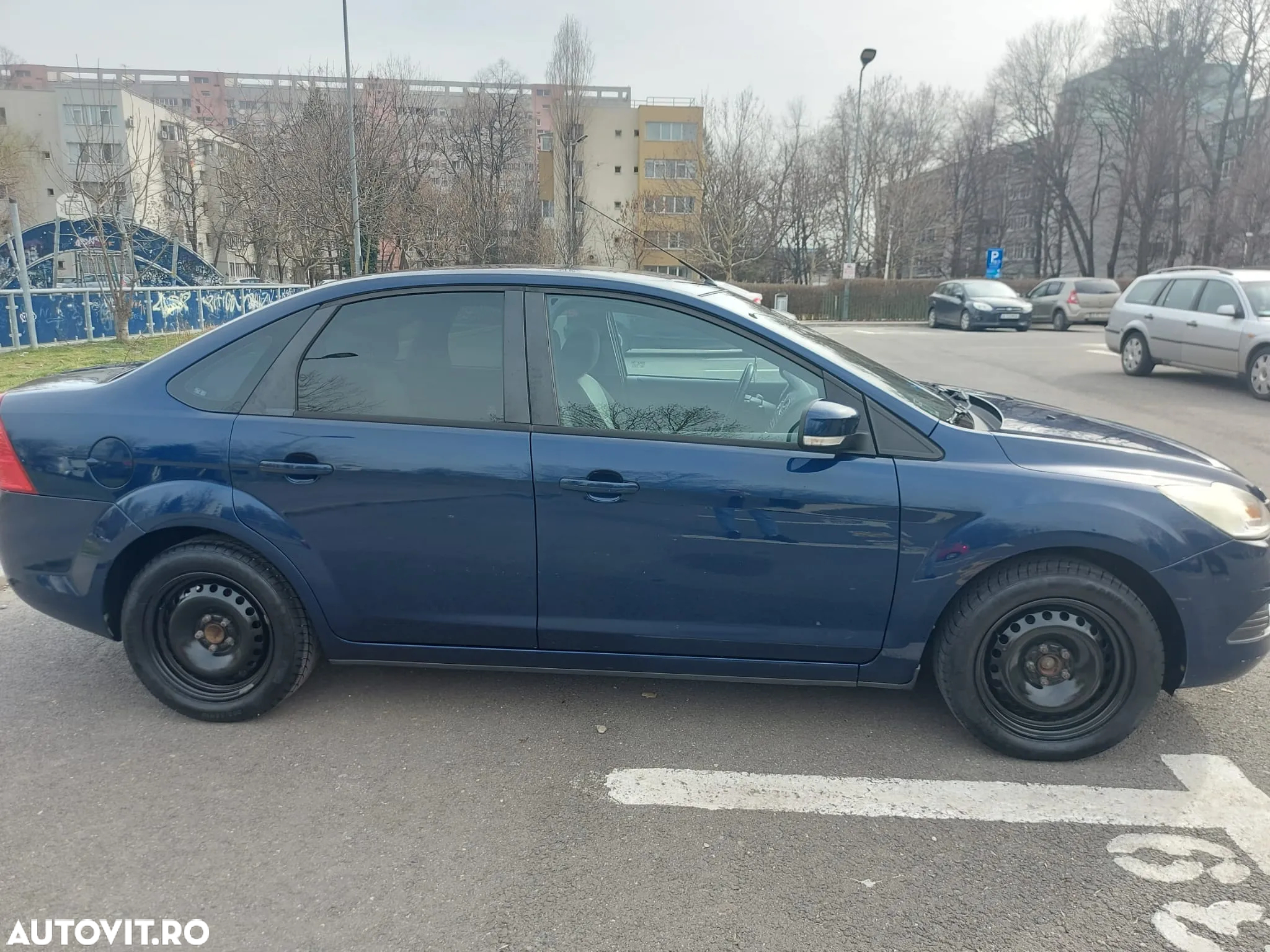 Ford Focus 1.6i Trend - 4