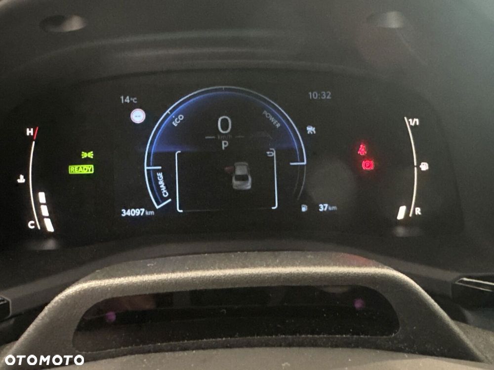 Toyota Camry - 12