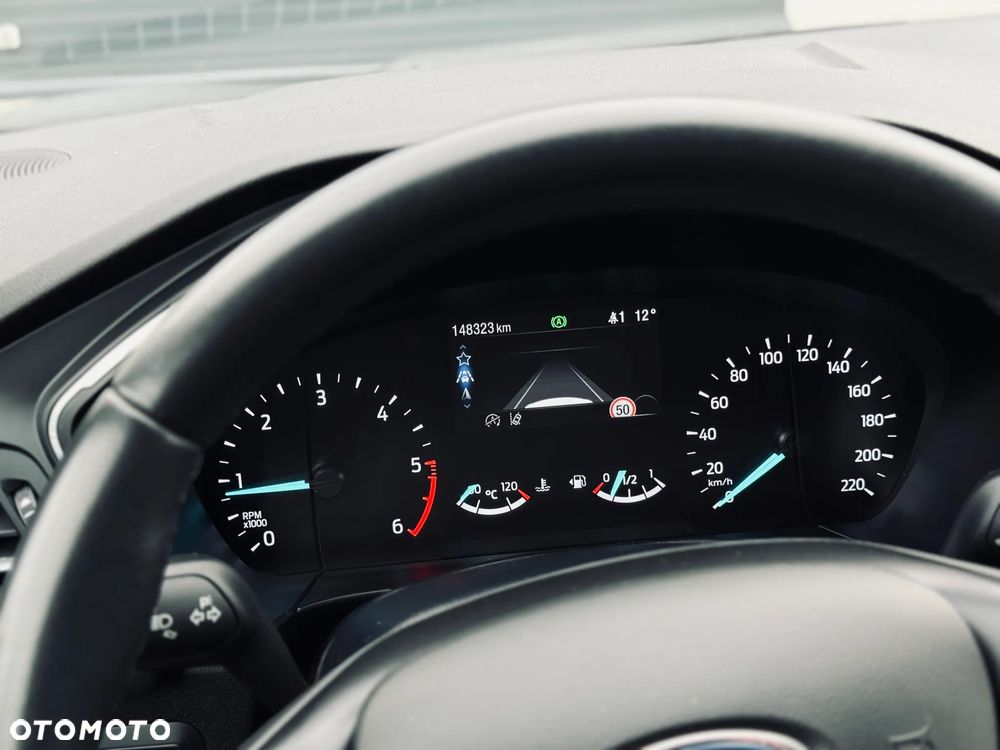 Ford Kuga 2.0 EcoBlue Hybrid TITANIUM - 36