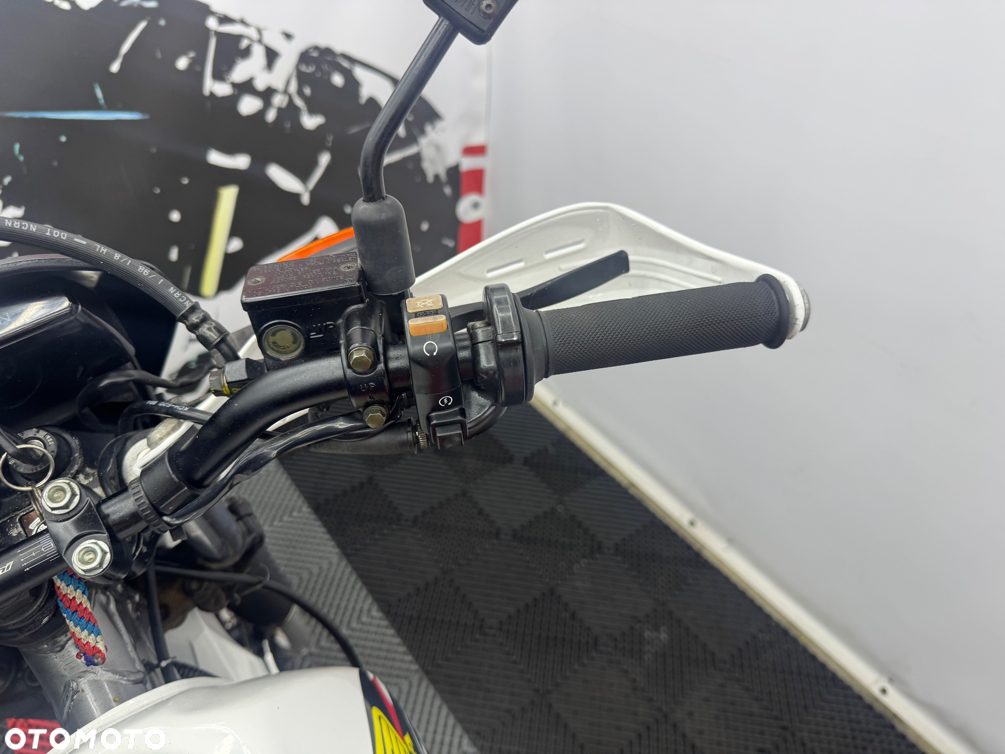 Honda XLR - 26