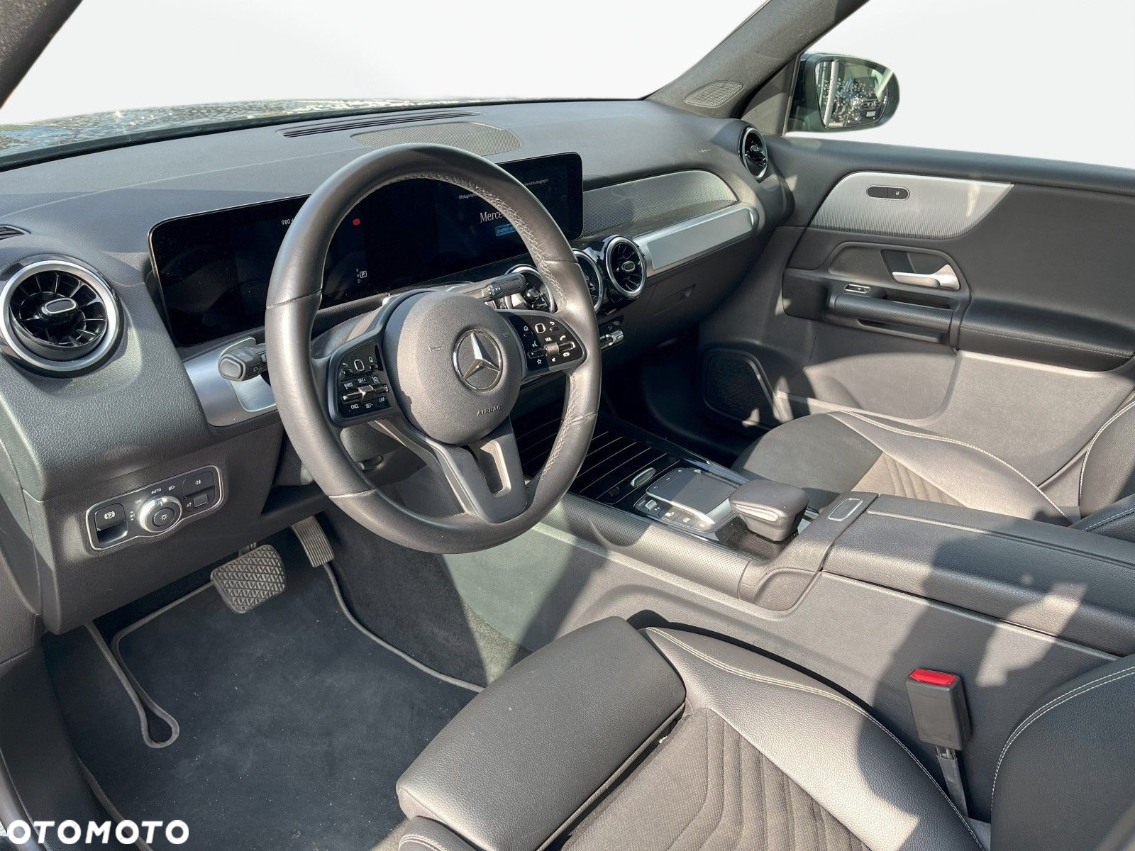 Mercedes-Benz GLB - 12