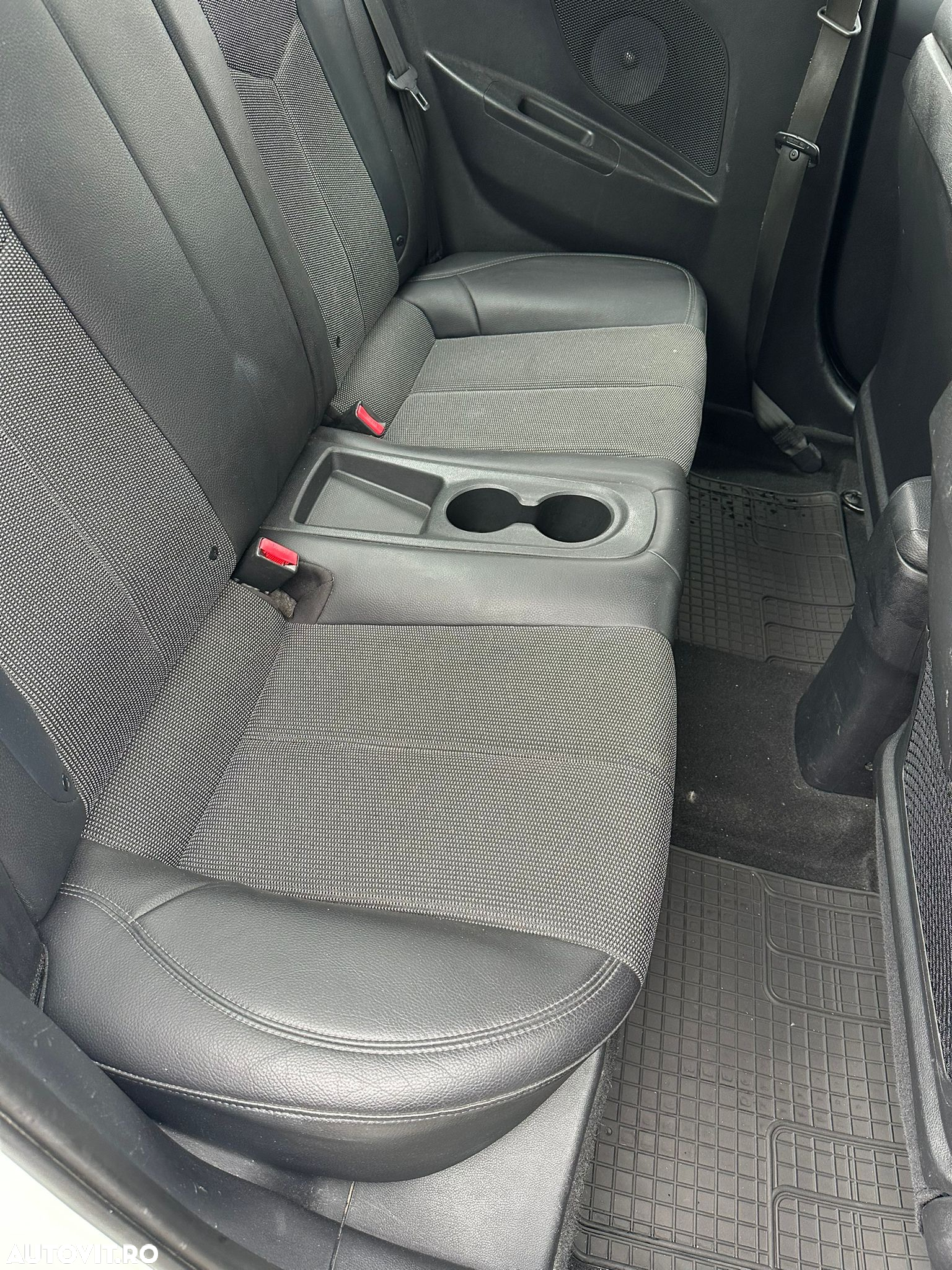 Hyundai Veloster 1.6 blue Style - 6