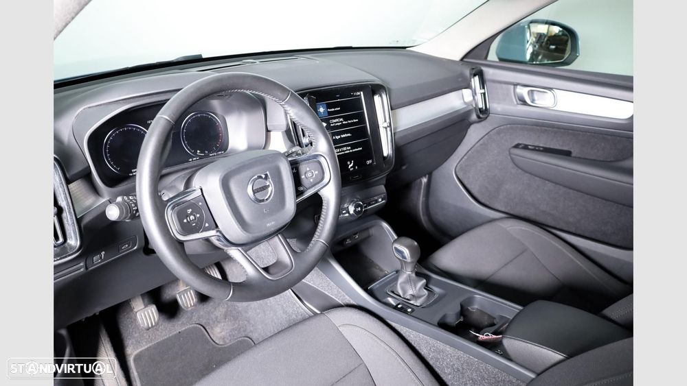 Volvo XC 40 1.5 T2 Momentum Plus - 10