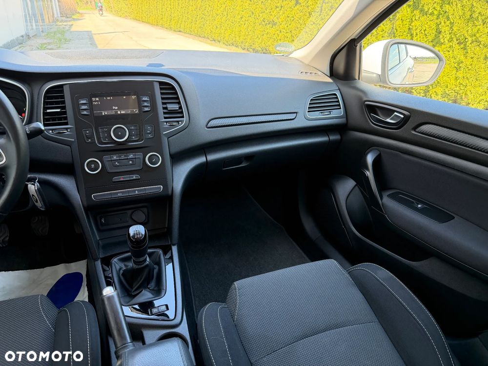 Renault Megane ENERGY TCe 100 LIFE - 15